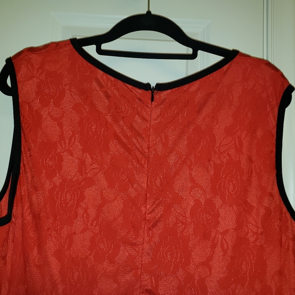 Dress - Picture 2 of 4